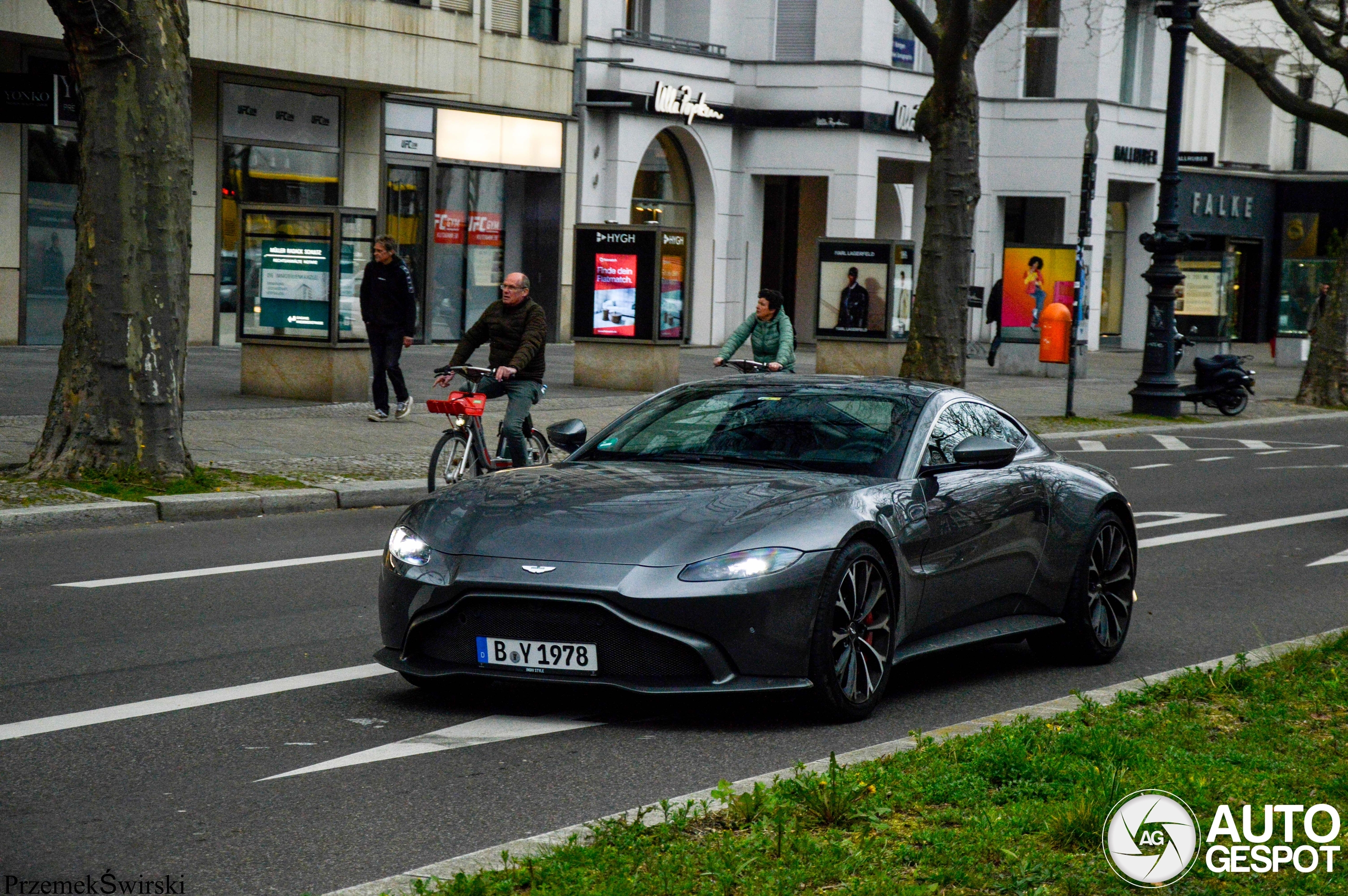 Aston Martin V8 Vantage 2018