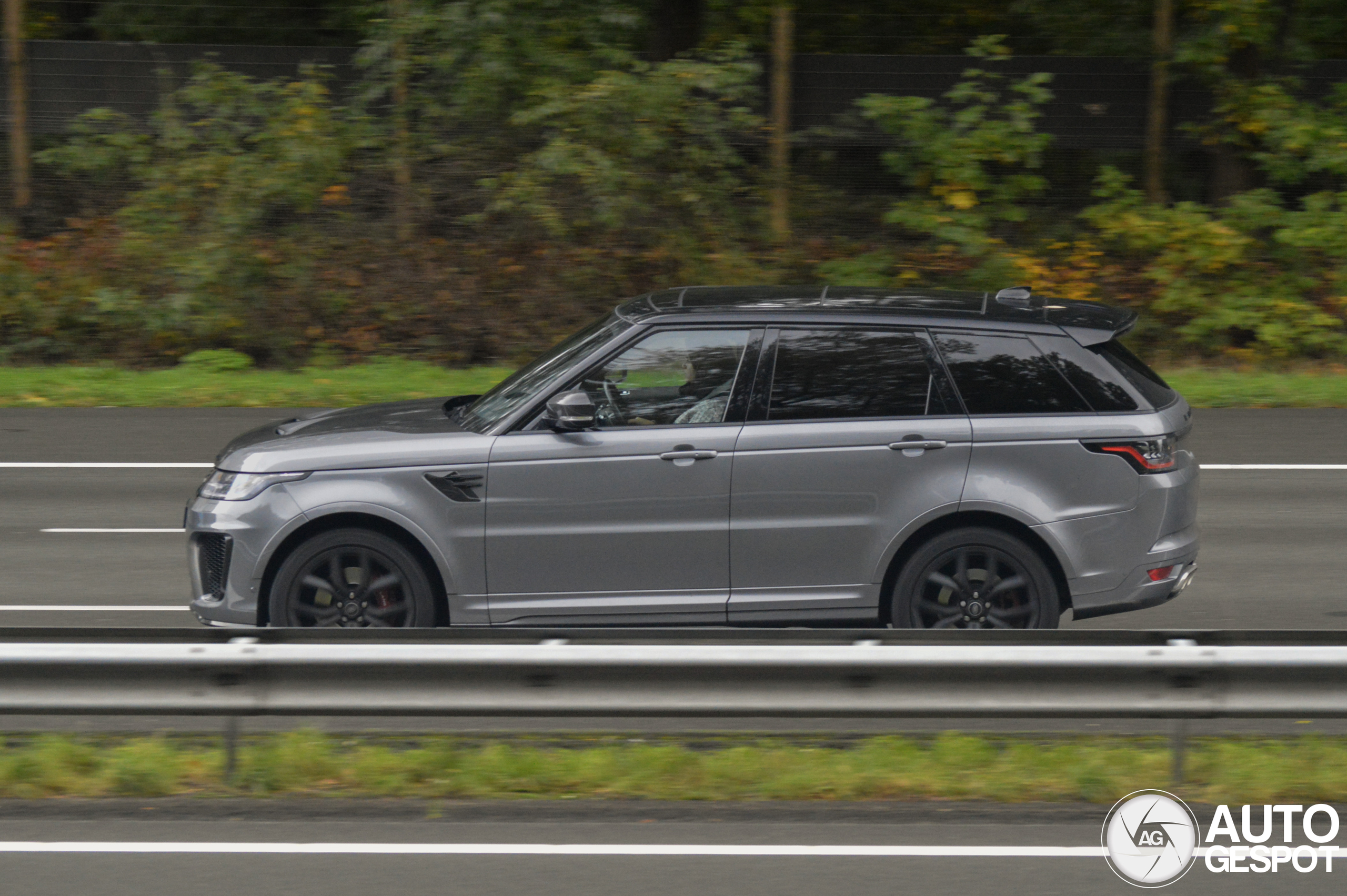 Land Rover Range Rover Sport SVR 2018 Carbon Edition