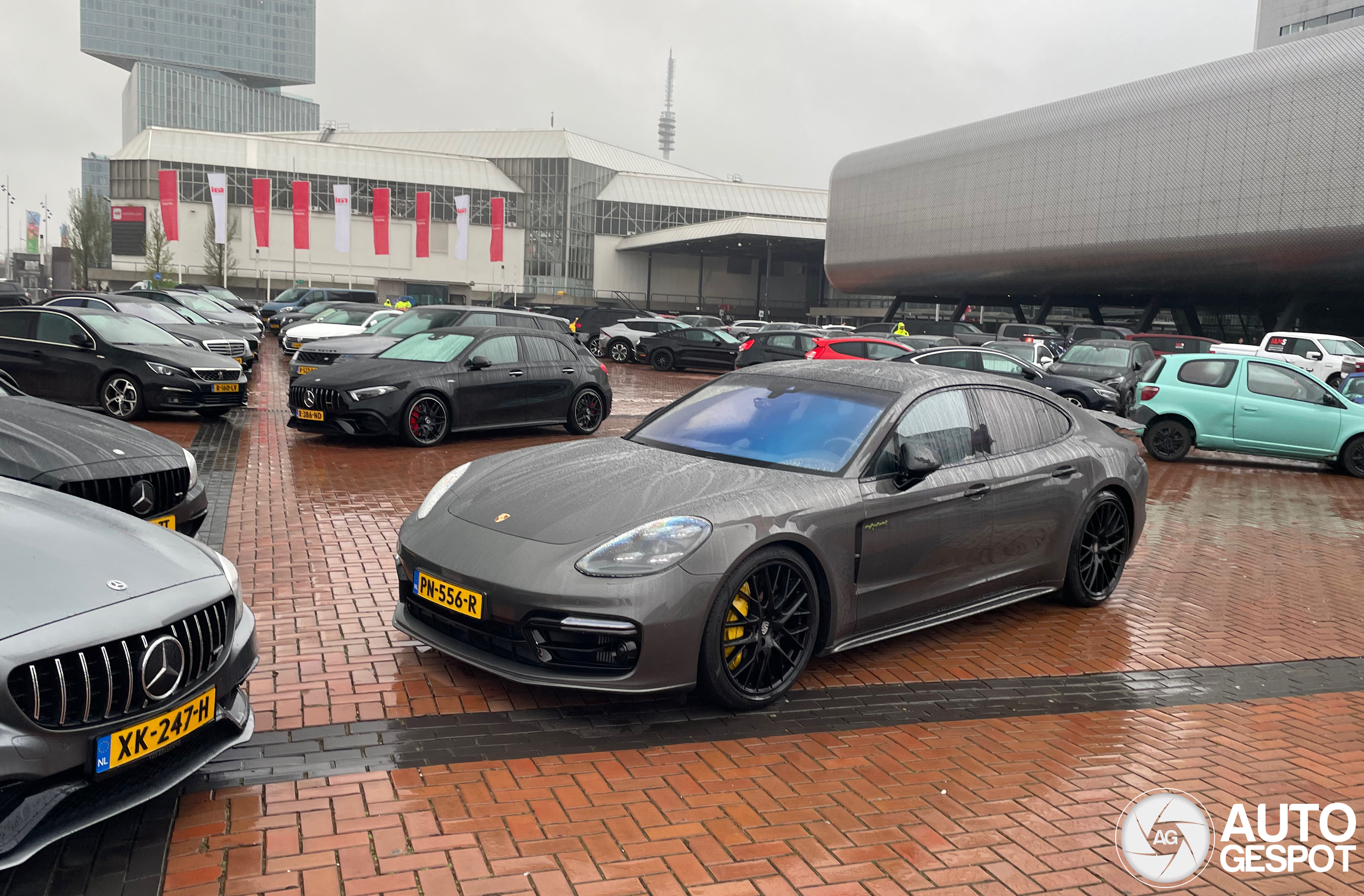 Porsche 971 Panamera Turbo S E-Hybrid