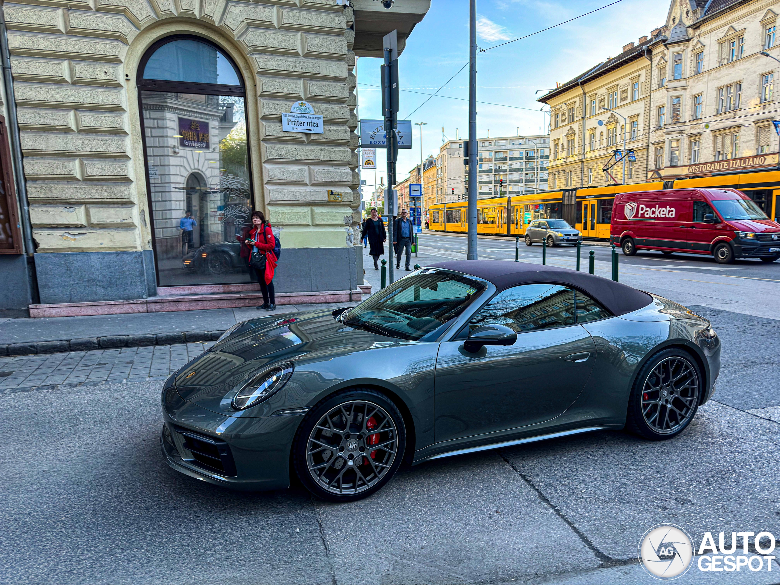 Porsche 992 Carrera 4S Cabriolet