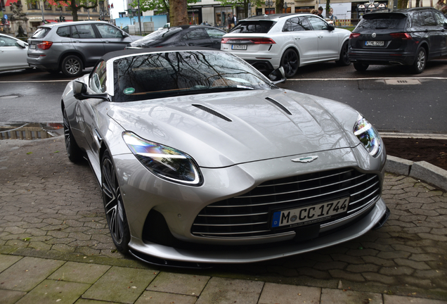 Aston Martin DB12 Volante