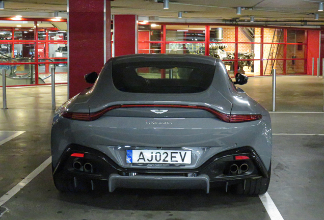 Aston Martin V8 Vantage 2018