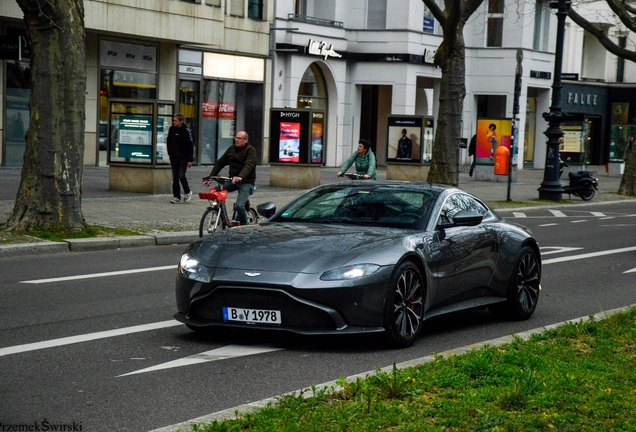 Aston Martin V8 Vantage 2018