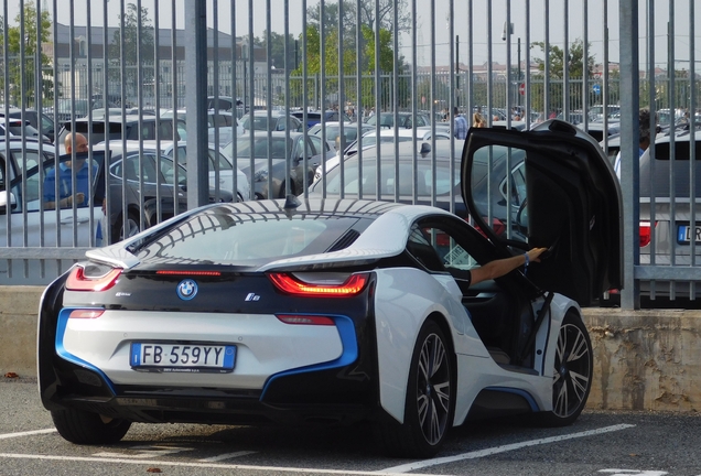 BMW i8