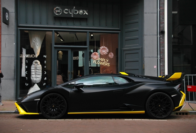 Lamborghini Huracán LP640-2 STO