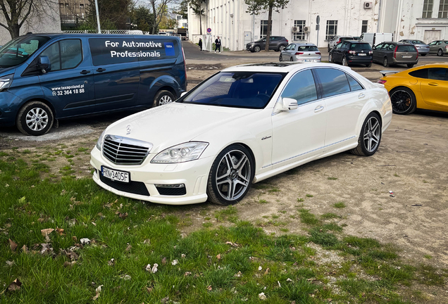 Mercedes-Benz S 63 AMG W221 2011