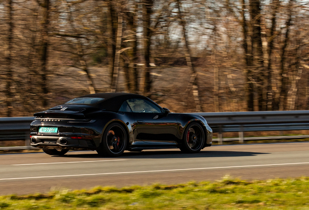 Porsche 992 Carrera 4 GTS Cabriolet