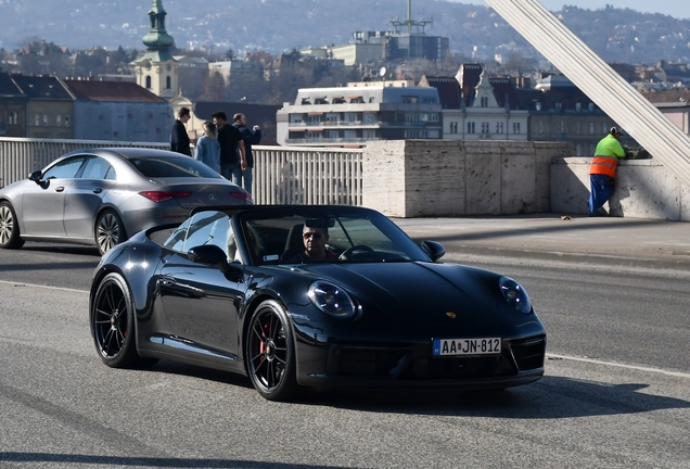 Porsche 992 Carrera 4 GTS Cabriolet