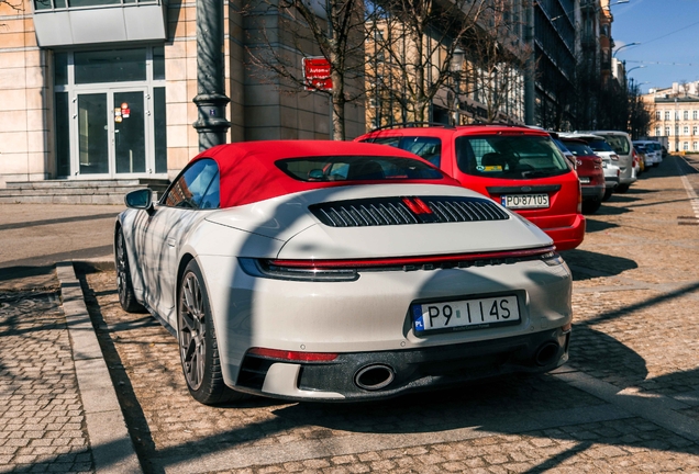 Porsche 992 Carrera 4S Cabriolet