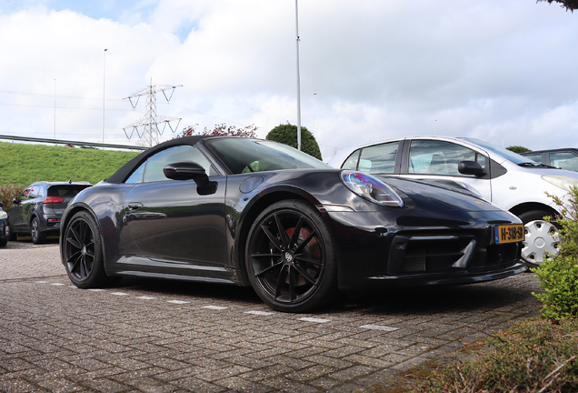 Porsche 992 Carrera 4S Cabriolet