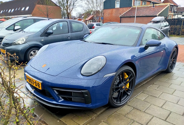 Porsche 992 Carrera GTS