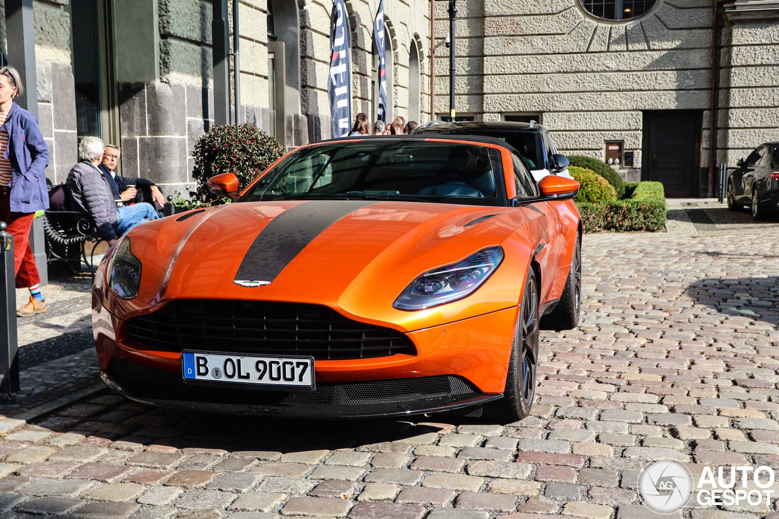 Aston Martin DB11 V8 Volante