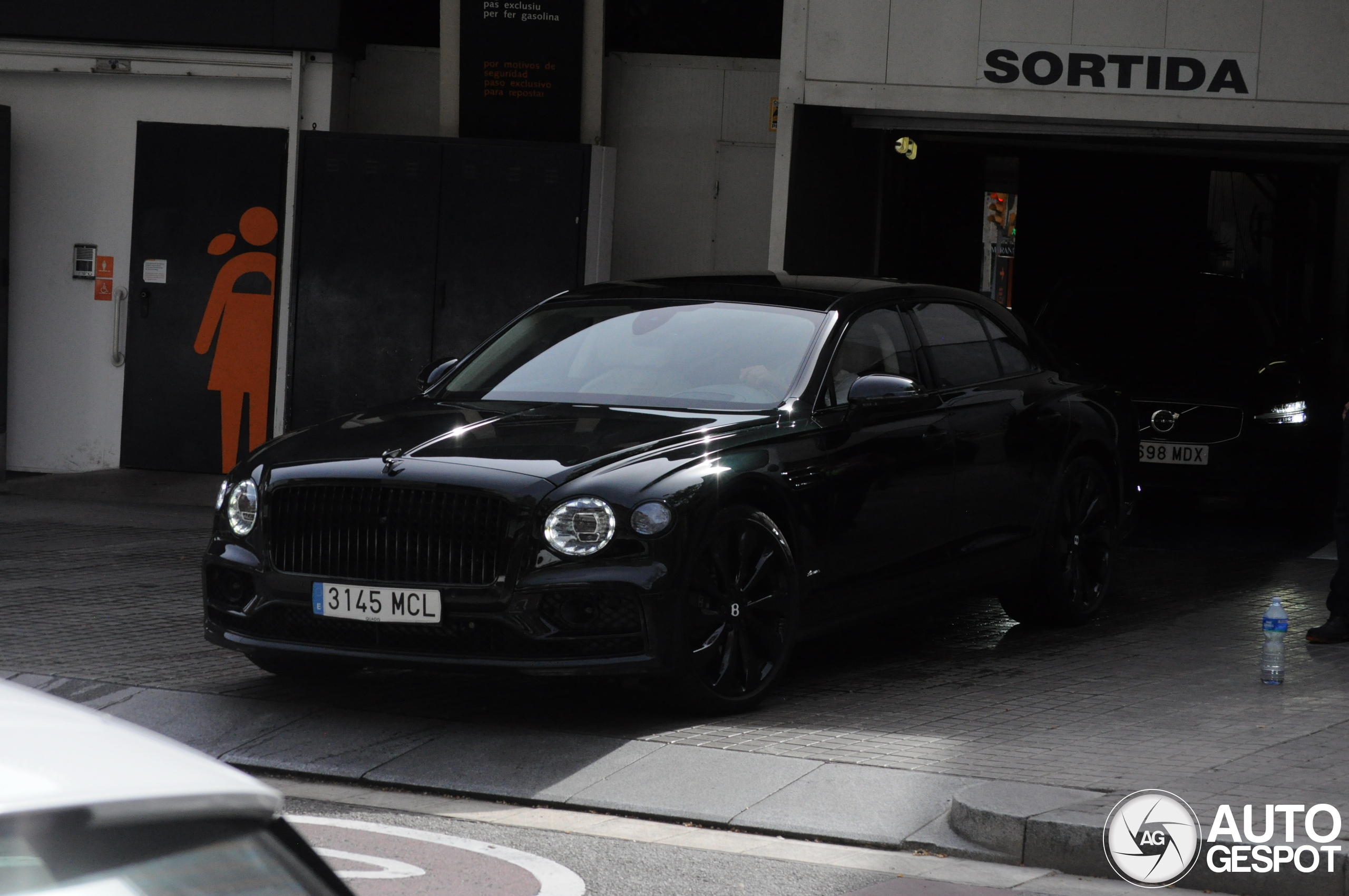 Bentley Flying Spur Hybrid