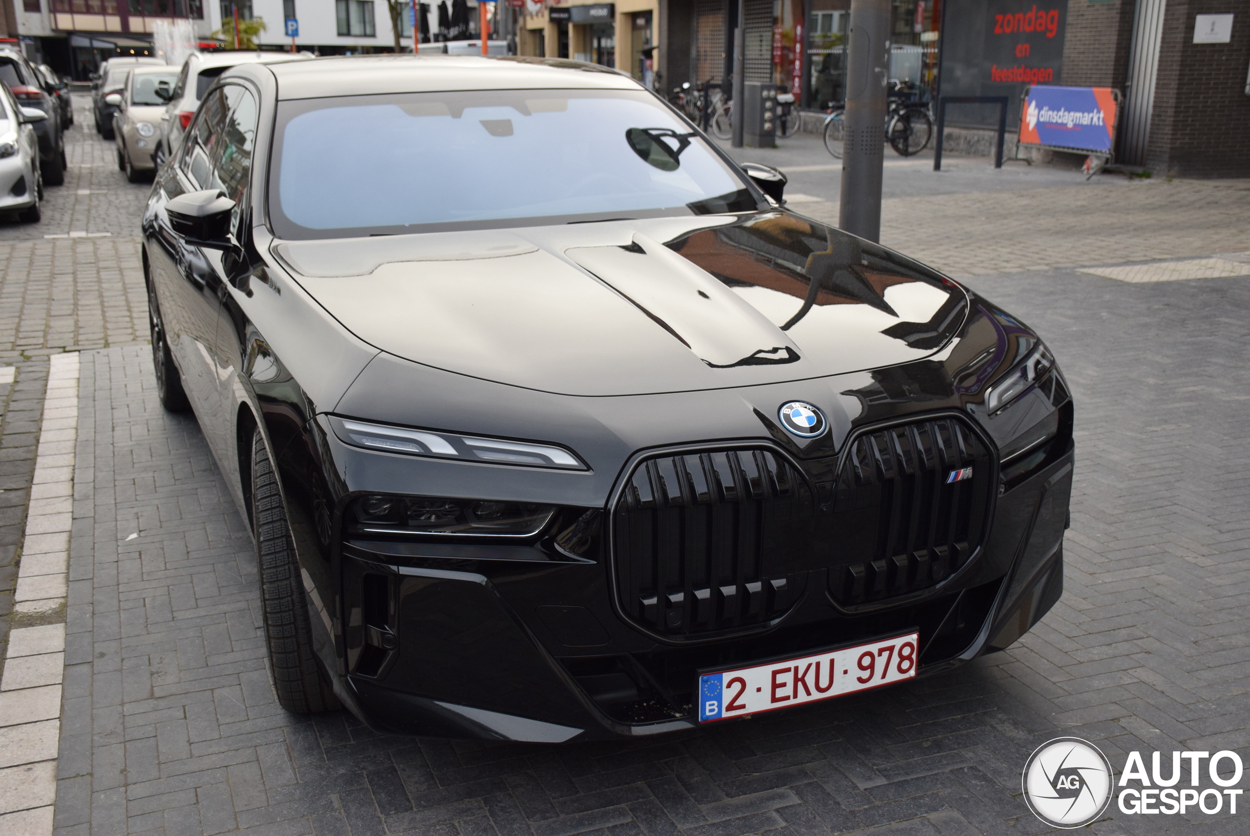 BMW M760e xDrive