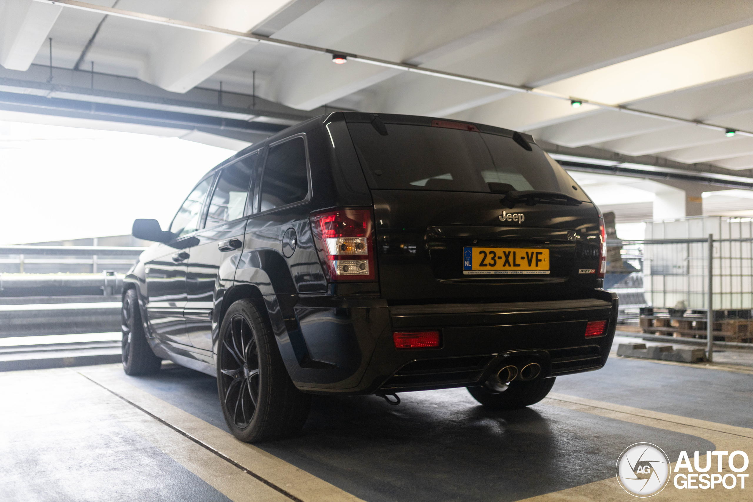 Jeep Grand Cherokee SRT-8 2005