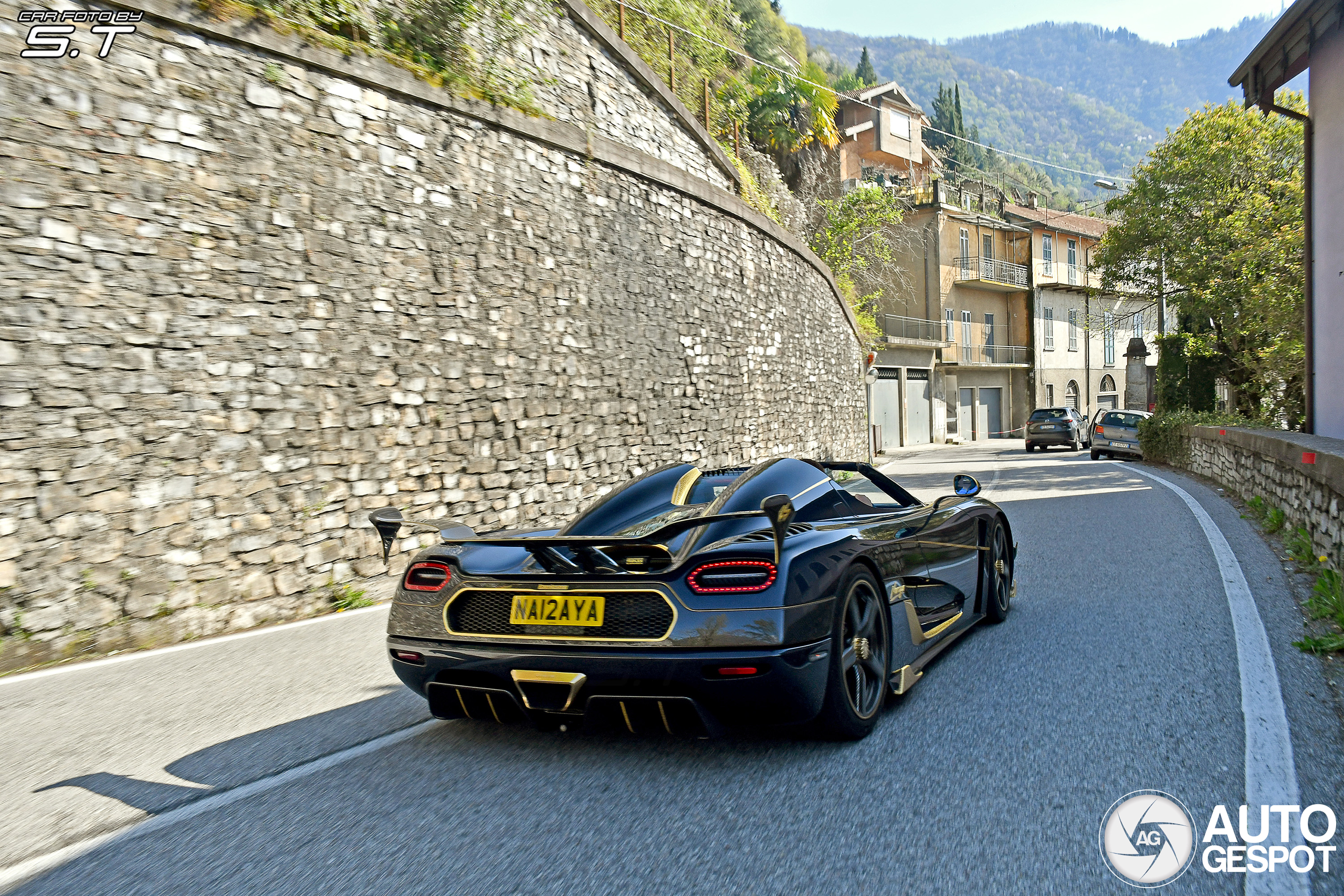 A golden masterpiece roams the streets of Como