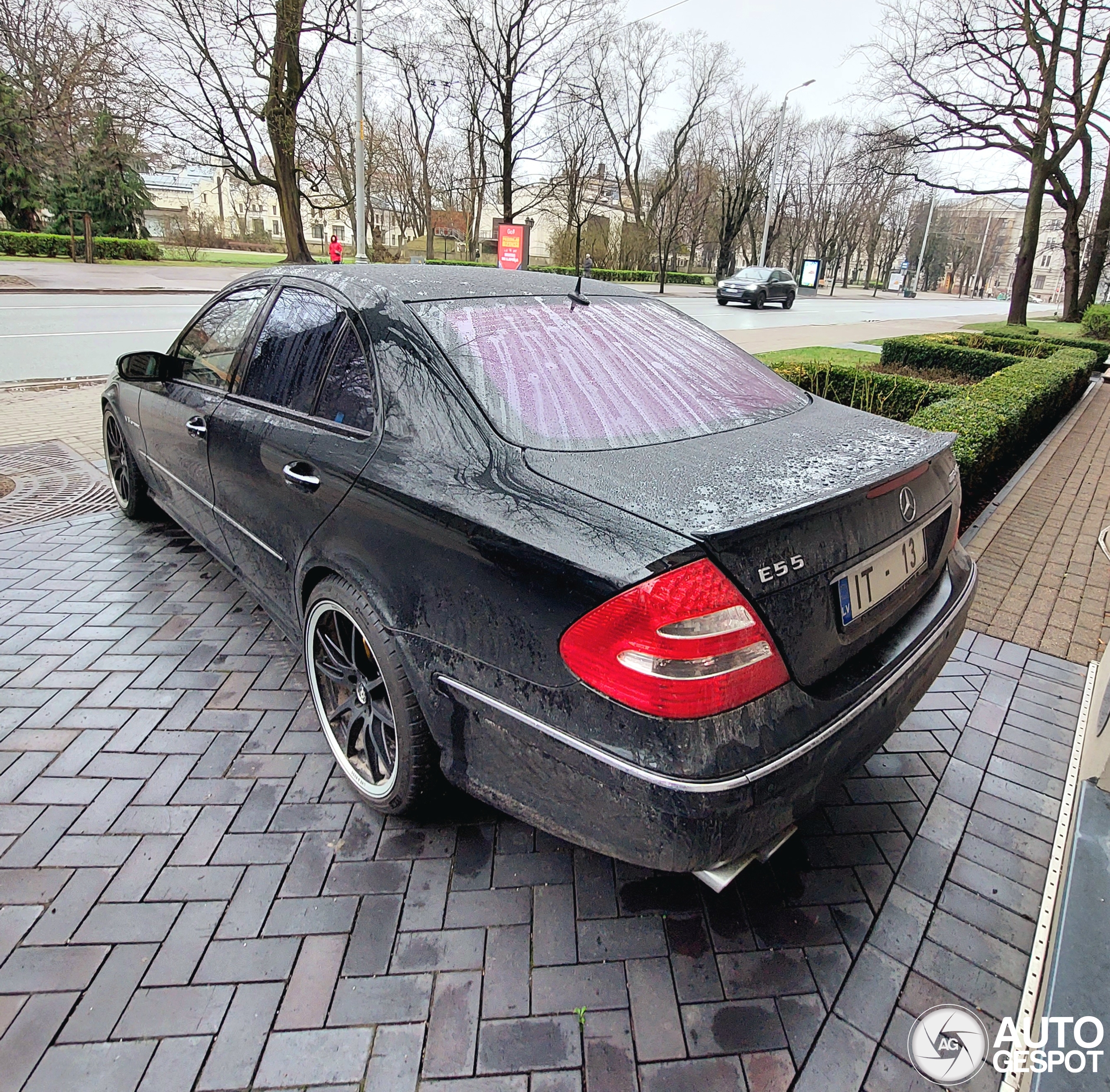 Mercedes-Benz E 55 AMG