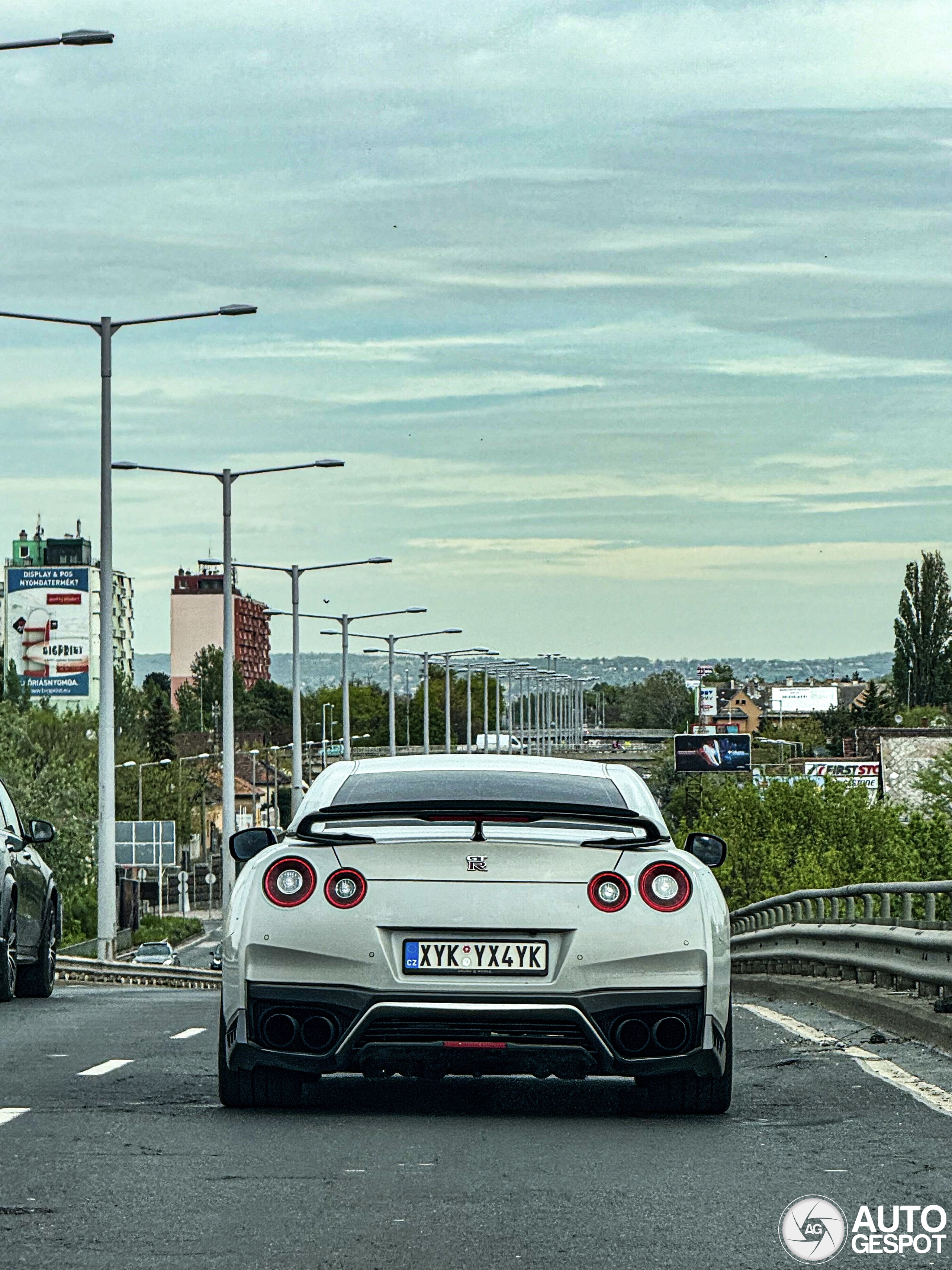 Nissan GT-R 2015