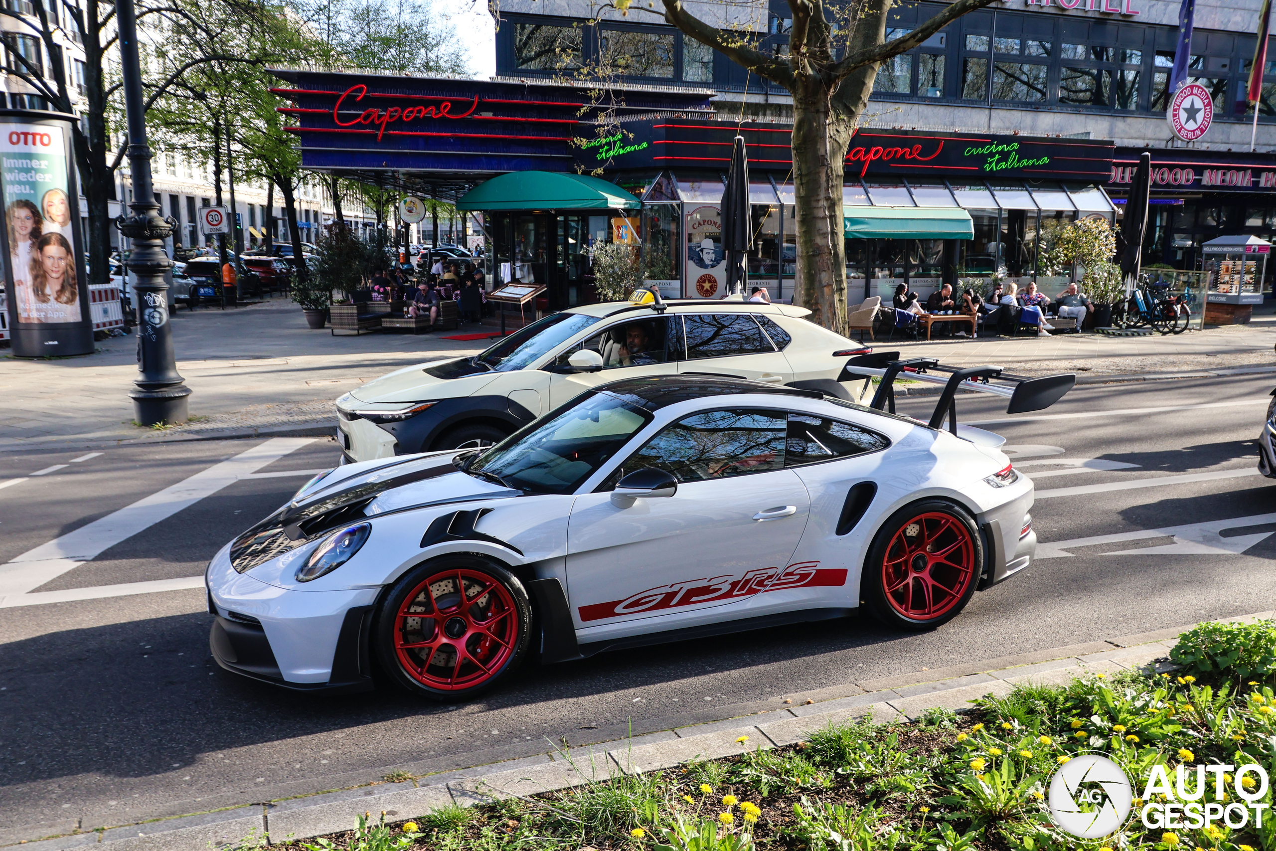 Porsche 992 GT3 RS Weissach Package