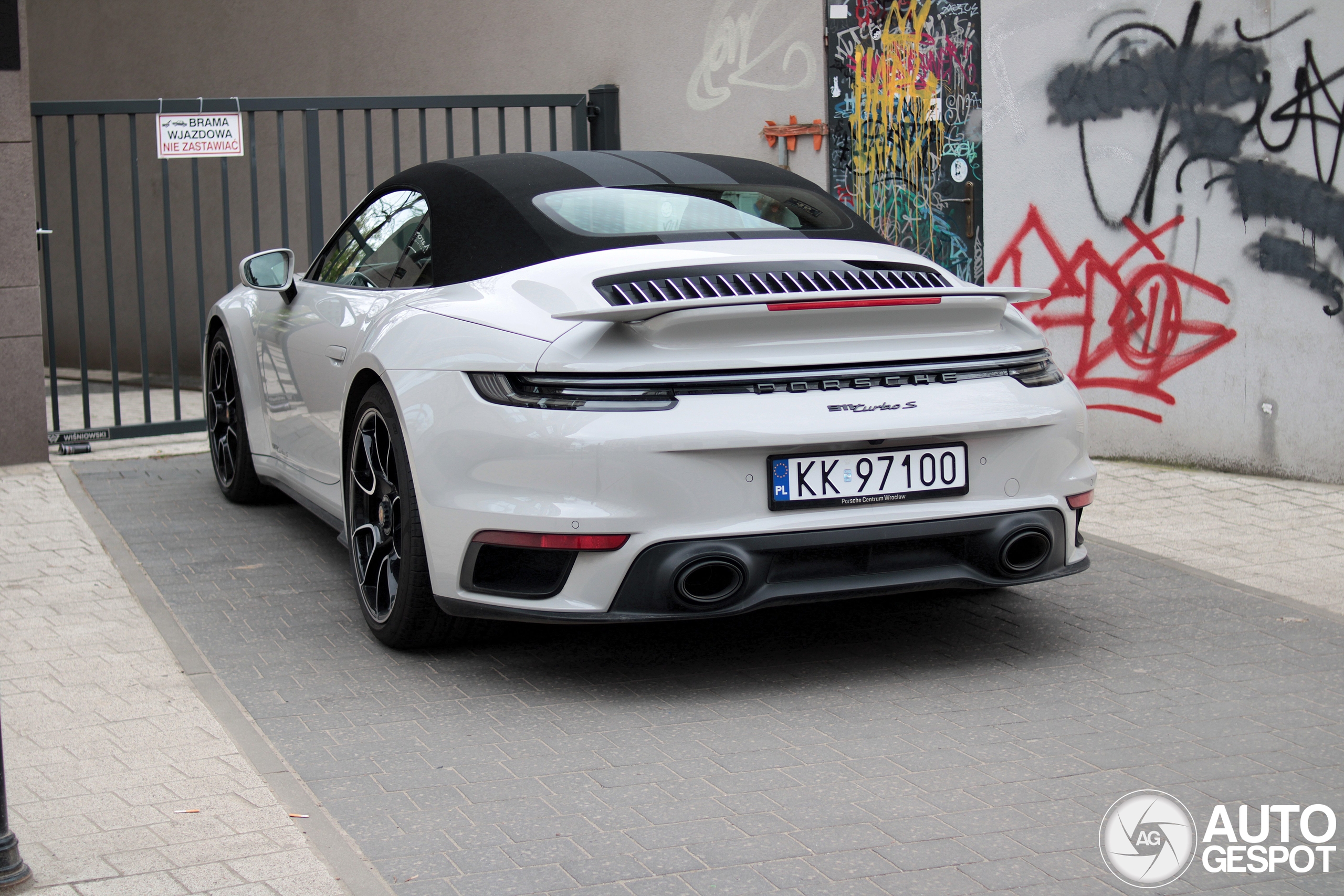 Porsche 992 Turbo S Cabriolet