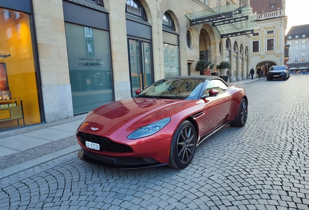 Aston Martin DB11 V8 Volante