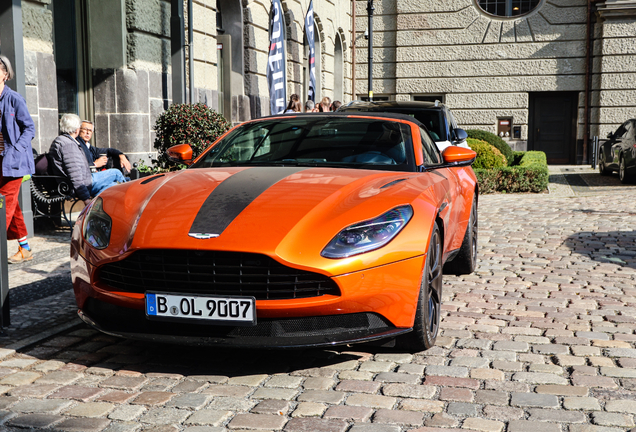 Aston Martin DB11 V8 Volante