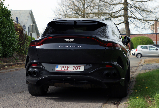 Aston Martin DBX707