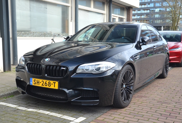 BMW M5 F10 2011