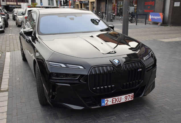 BMW M760e xDrive