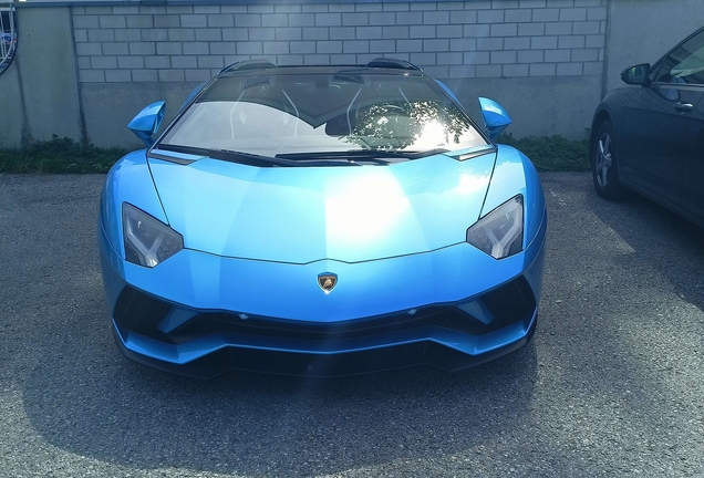 Lamborghini Aventador S LP740-4 Roadster