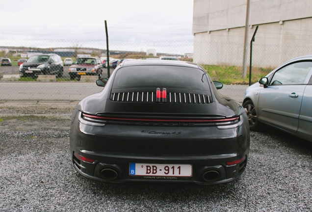 Porsche 992 Carrera 4S