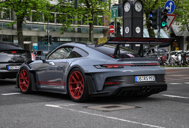 Porsche 992 GT3 RS Weissach Package