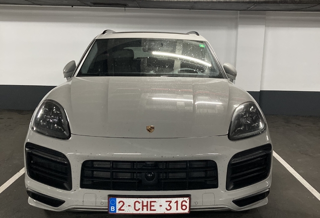 Porsche 9YA Cayenne GTS