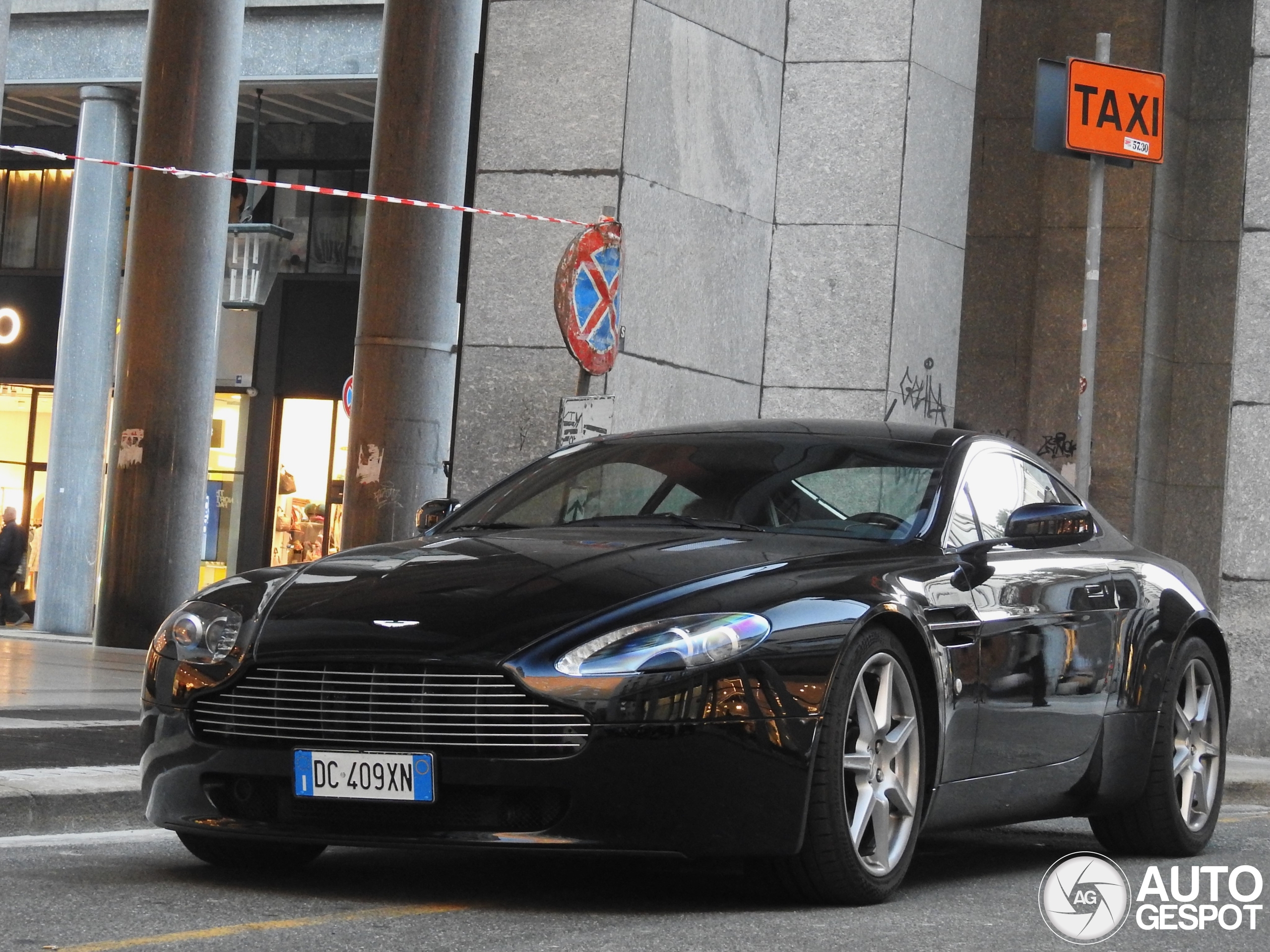 Aston Martin V8 Vantage