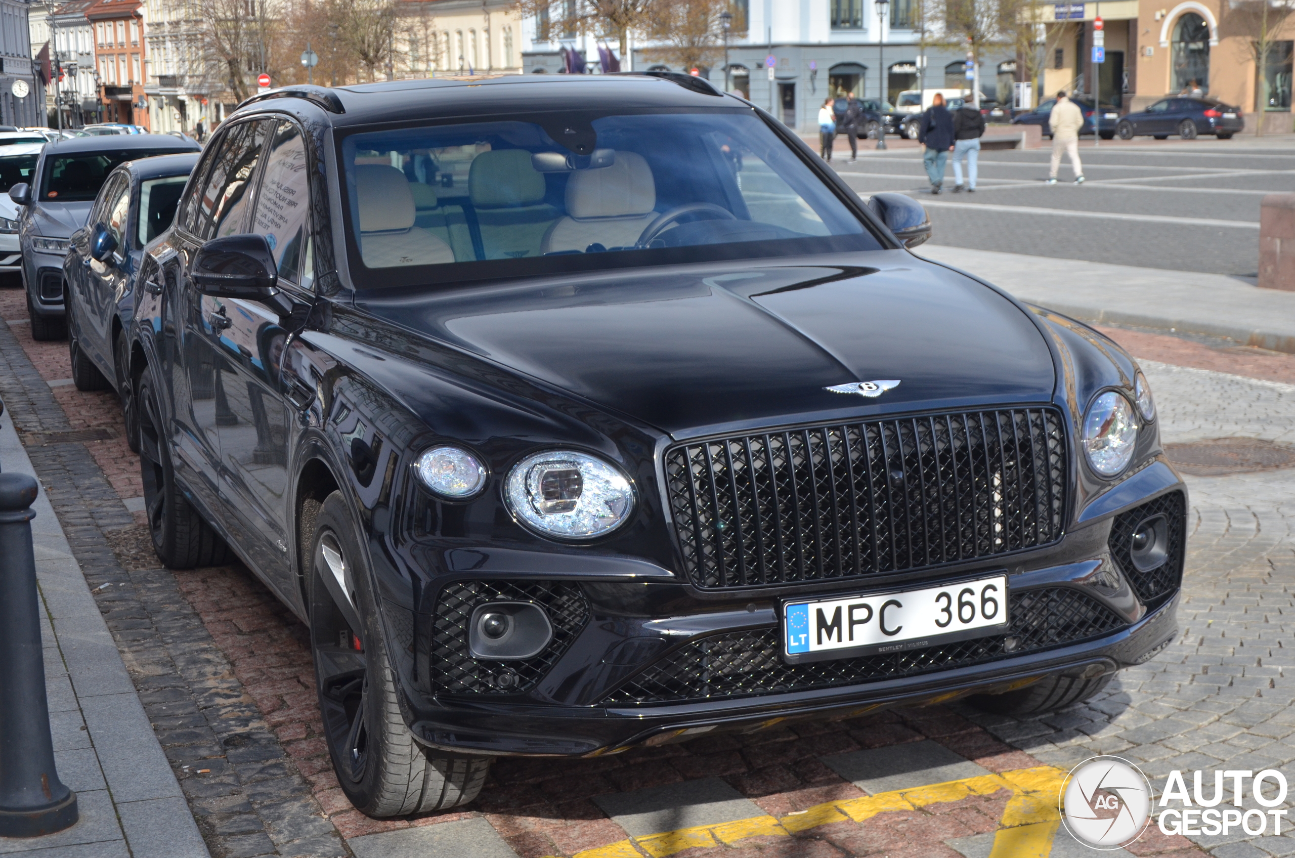 Bentley Bentayga Azure EWB First Edition