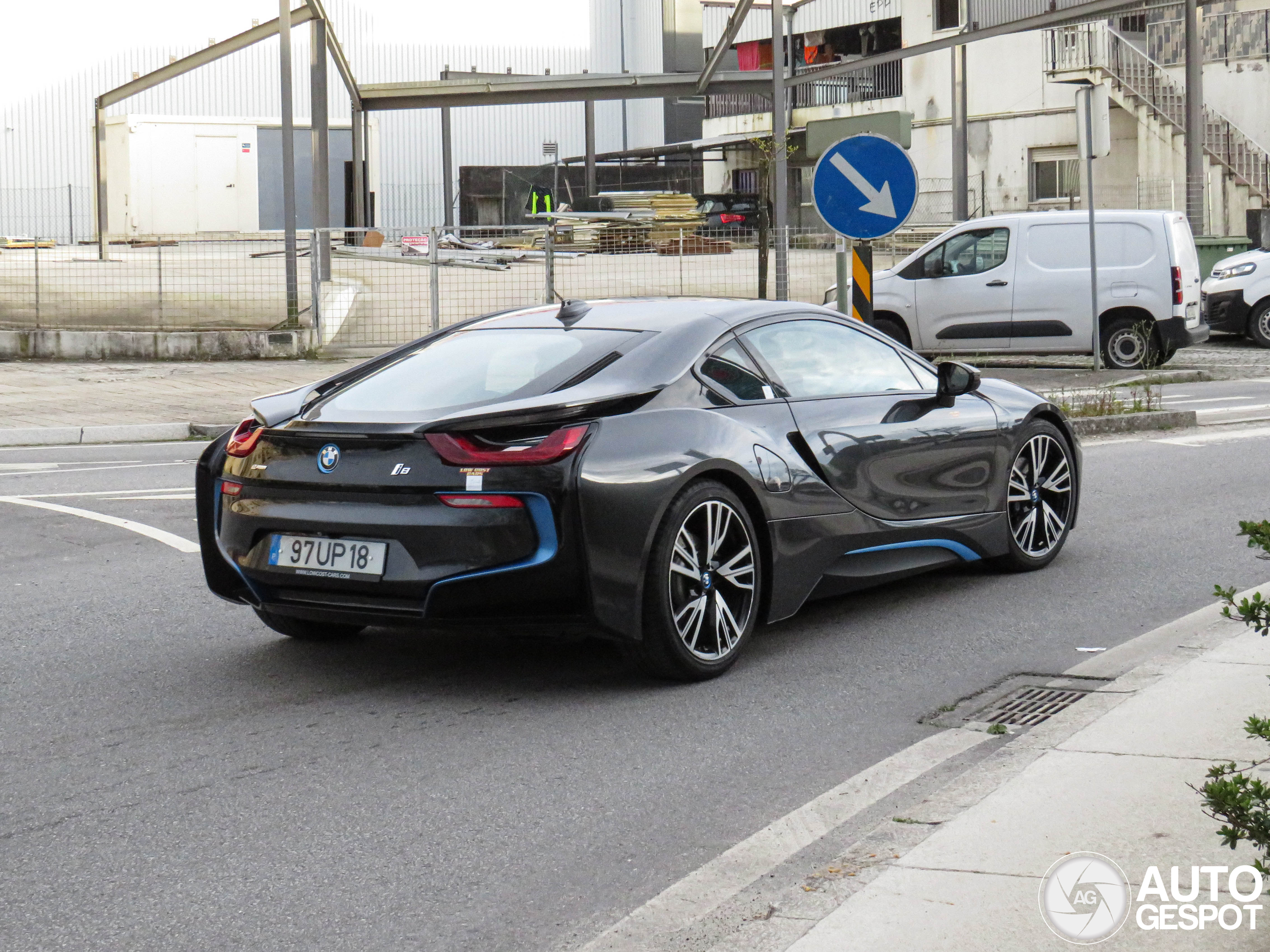 BMW I8