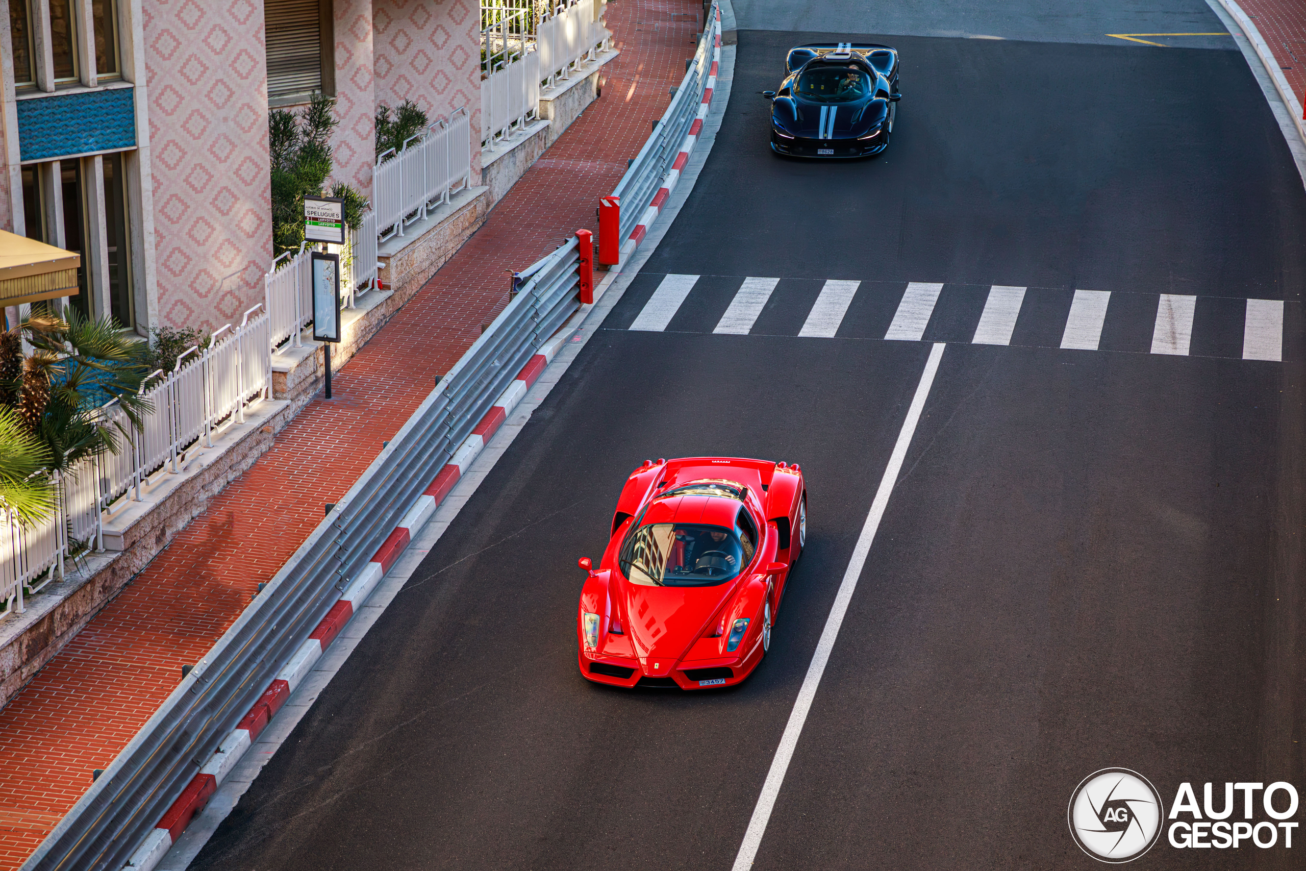 Nieuw ontmoet oud: Ferrari Enzo Ferrari in combo met Daytona SP3