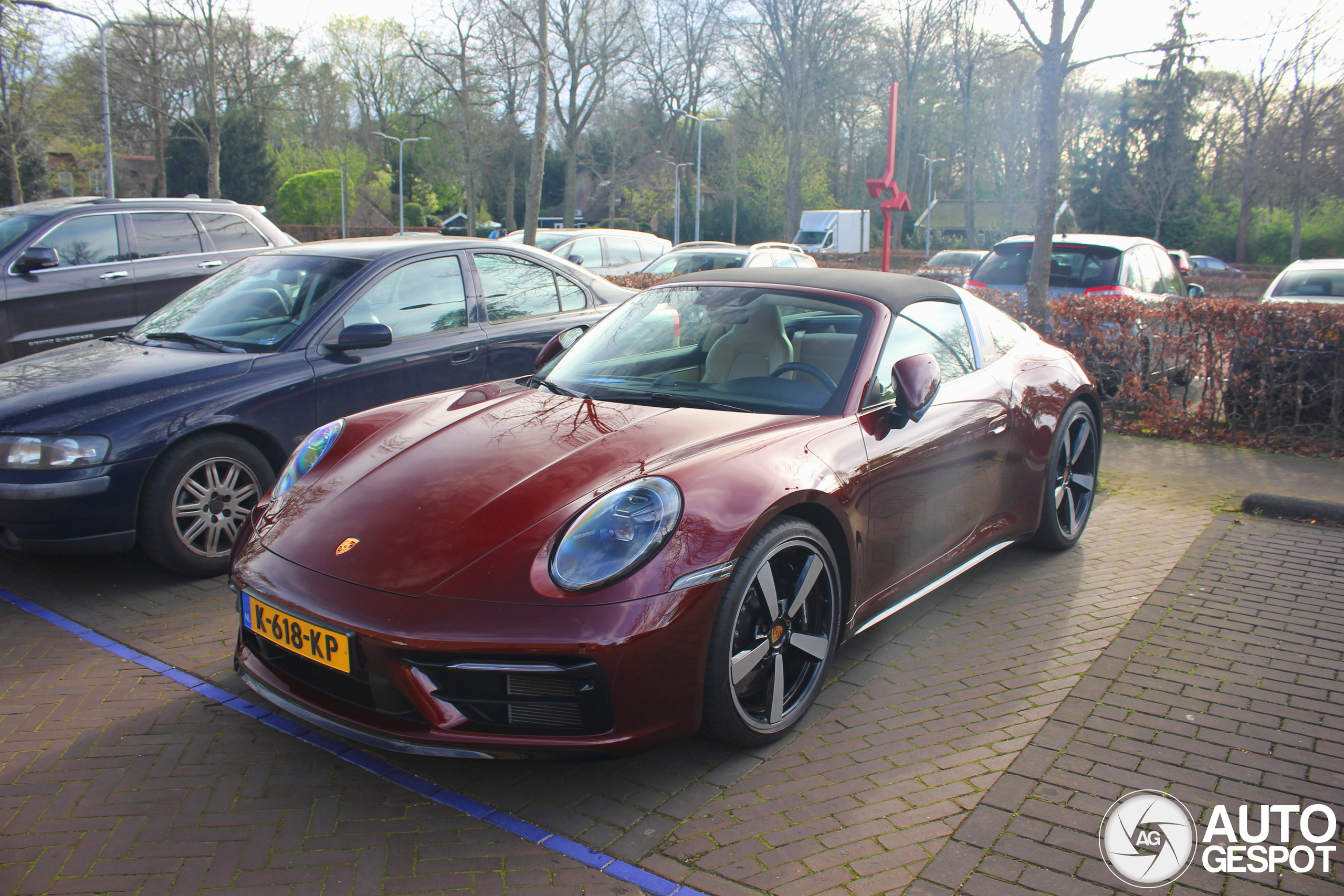 Porsche 992 Targa 4S Heritage Design Edition