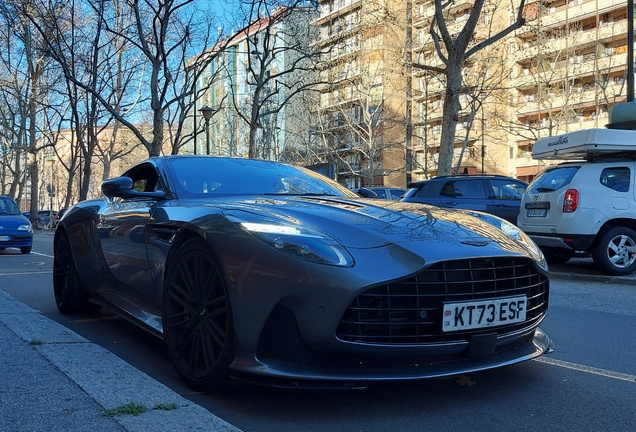 Aston Martin DB12