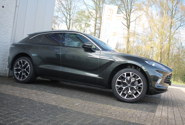 Aston Martin DBX