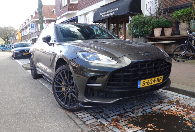 Aston Martin DBX707