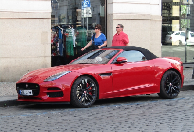 Jaguar F-TYPE R Convertible 2017