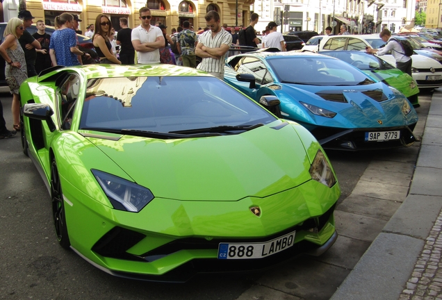 Lamborghini Aventador S LP740-4