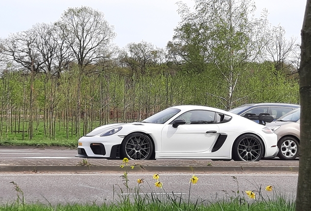 Porsche 718 Cayman GT4 RS