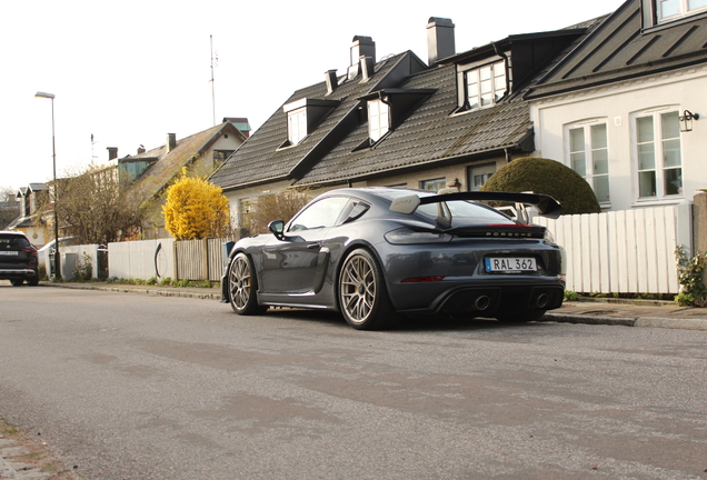 Porsche 718 Cayman GT4 RS Weissach Package