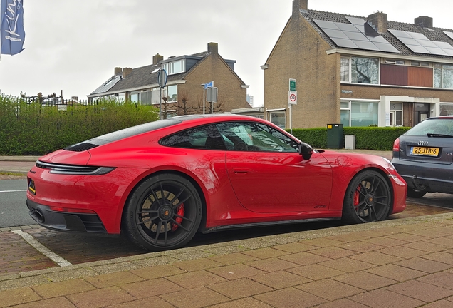 Porsche 992 Carrera 4 GTS