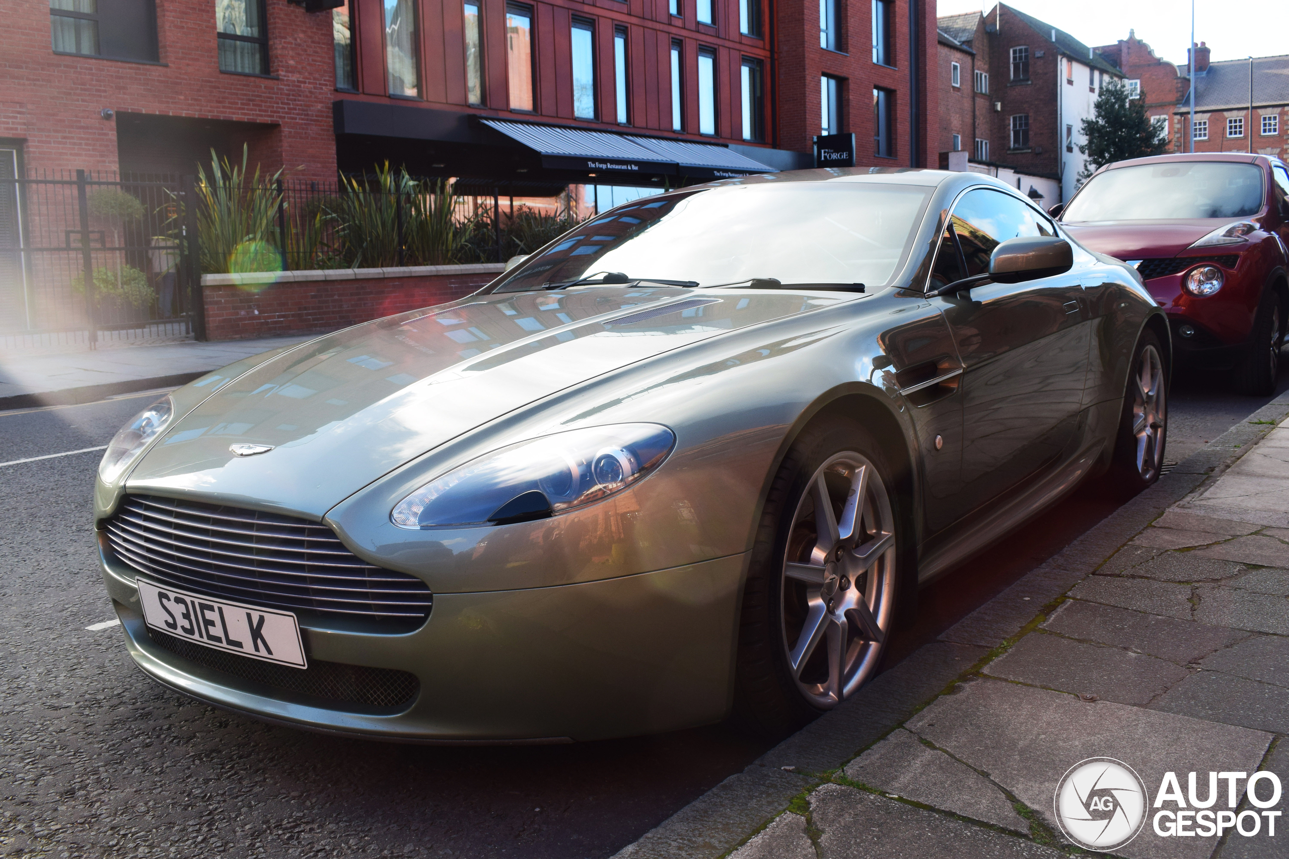 Aston Martin V8 Vantage