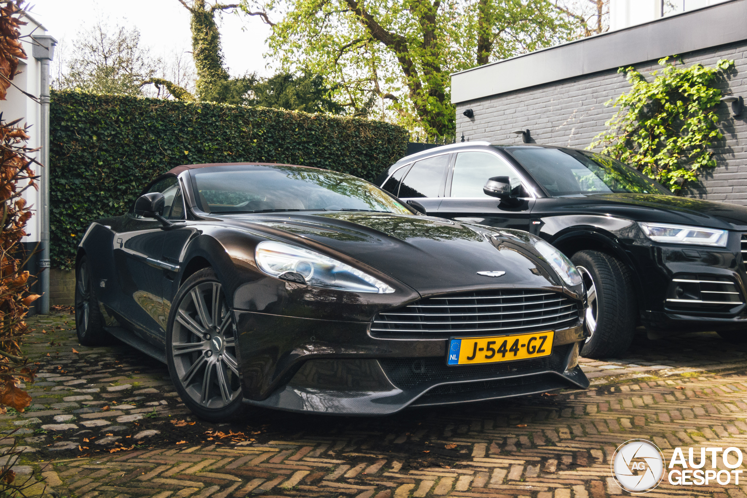 Aston Martin Vanquish Volante