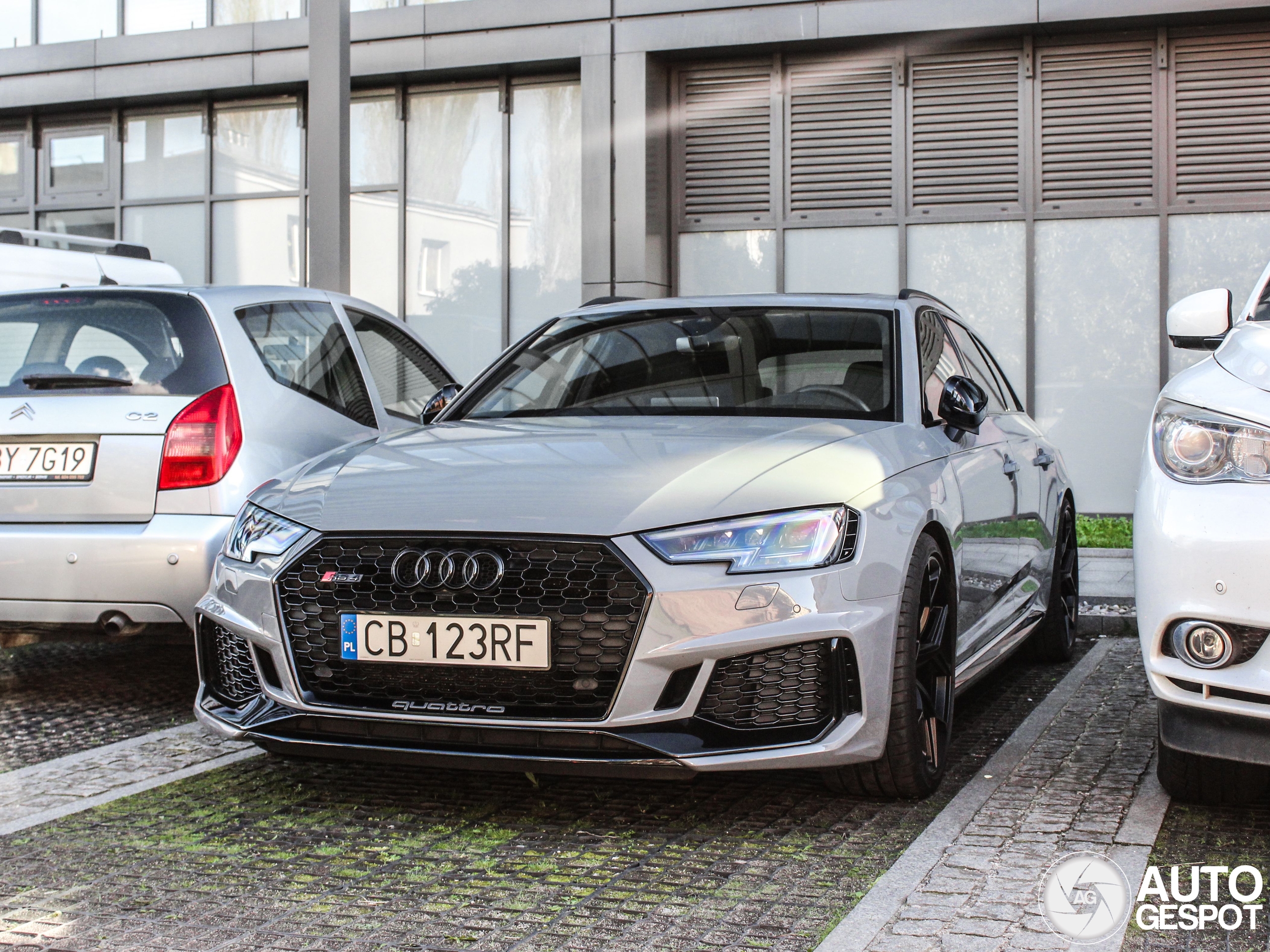 Audi RS4 Avant B9