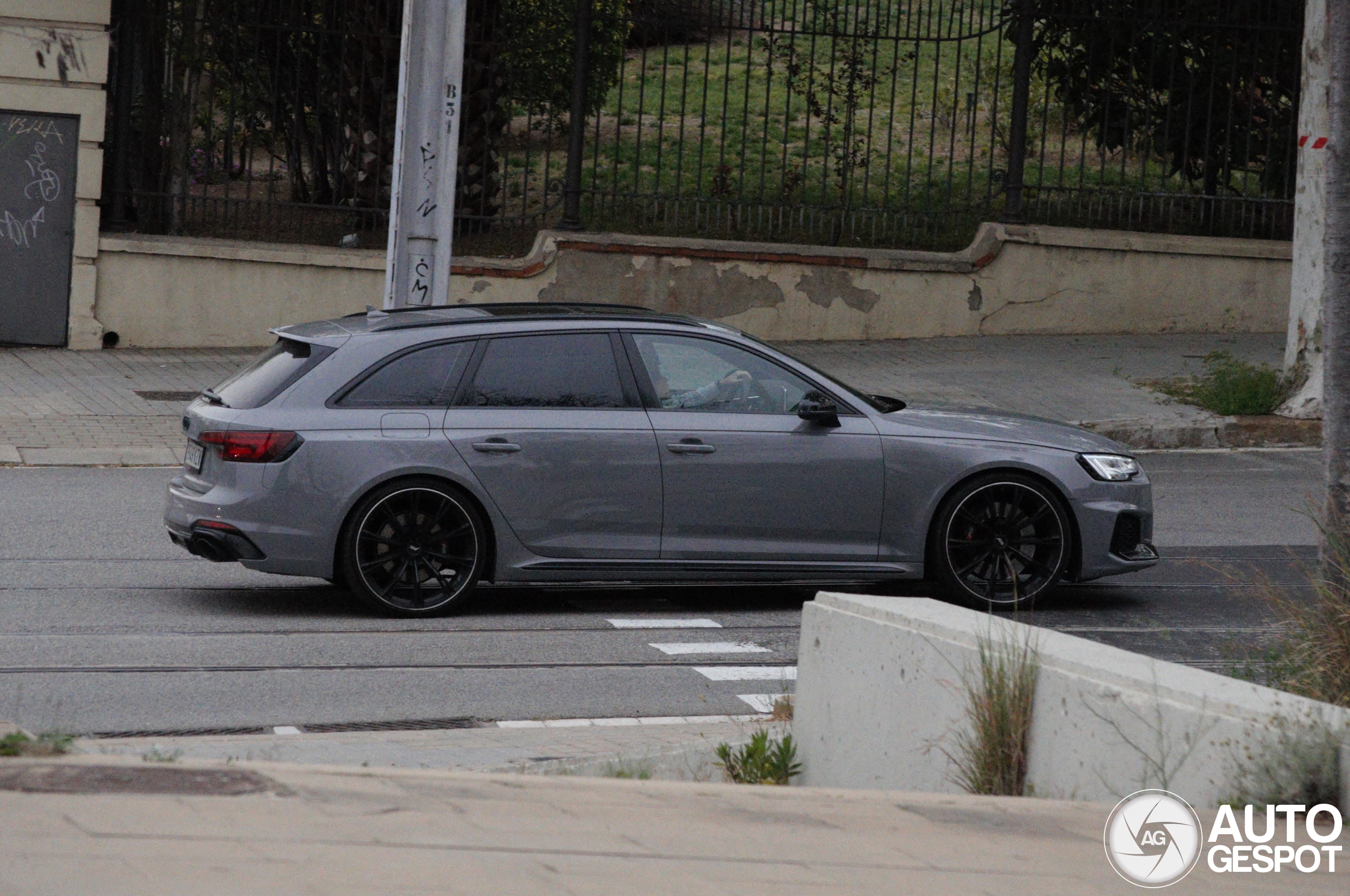 Audi RS4 Avant B9